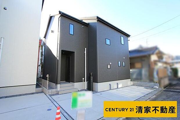 1号棟:駐車スペース2台可(車種による)(2026年01月撮影)