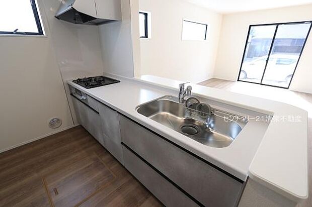 家族との会話が弾む対面式キッチン!(2026年02月撮影)