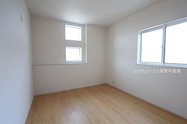 2面採光で明るい室内！(2026年02月撮影)