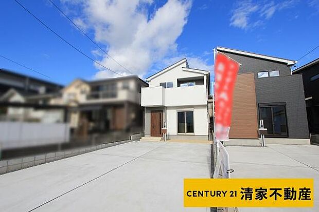 1号棟：駐車スペース3台可（車種による）(2026年01月撮影)