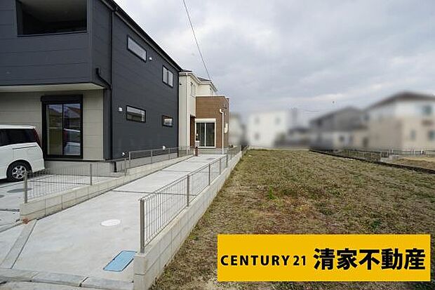 2号棟：駐車スペース2台分あり!(2026年02月撮影)