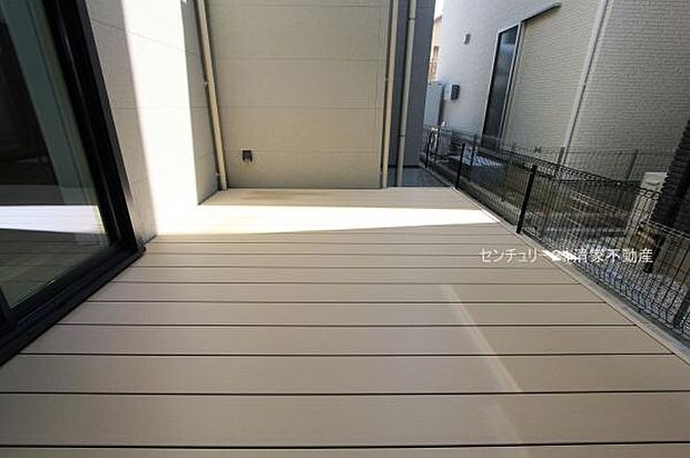 4号棟：ウッドデッキ付き(2025年10月撮影)