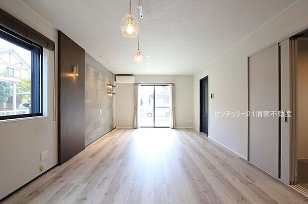 5号棟：家族が自然と集まるゆとりのリビング(2025年10月撮影)