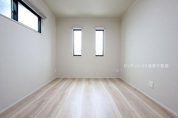 6号棟：明るい陽光が差し込む快適な住まい(2025年10月撮影)