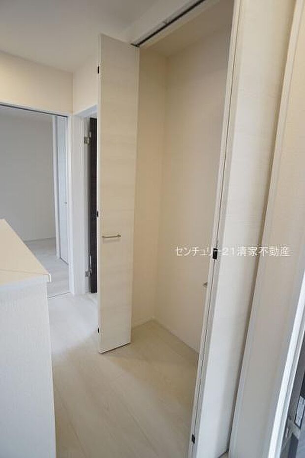 ホールにも大容量の収納あり！(2026年01月撮影)