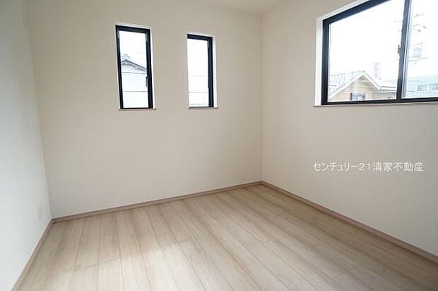 2面採光で明るい室内！(2026年02月撮影)