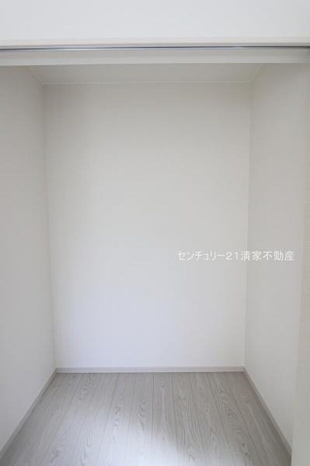 たっぷり収納のクローゼット！(2026年03月撮影)