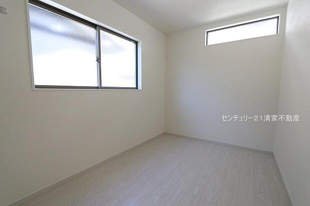 2面採光で明るい室内！(2026年03月撮影)