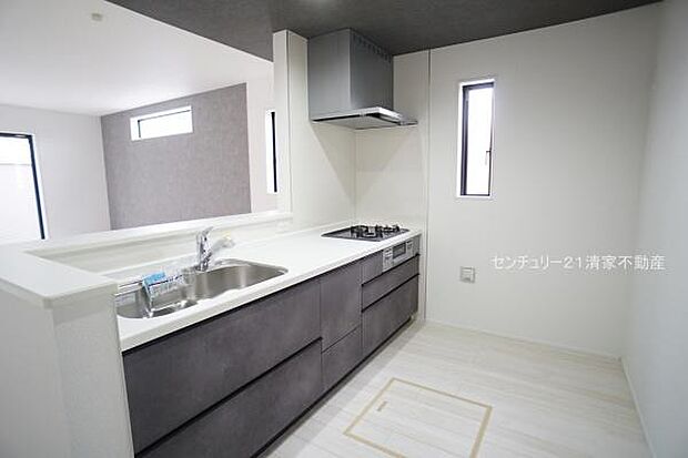 4号棟:家族との会話が弾む対面式キッチン!(2026年03月撮影)