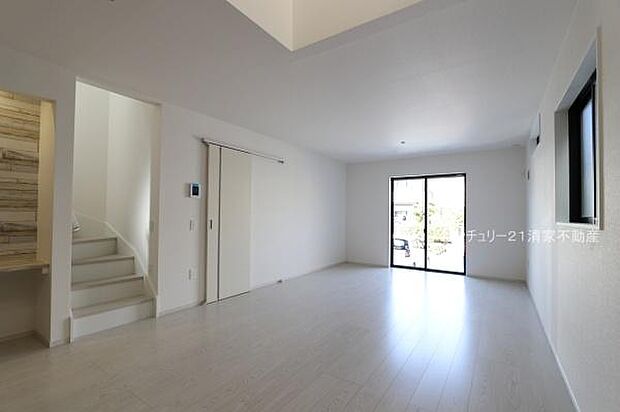 自然と会話が生まれるリビングアップ設計(2026年03月撮影)