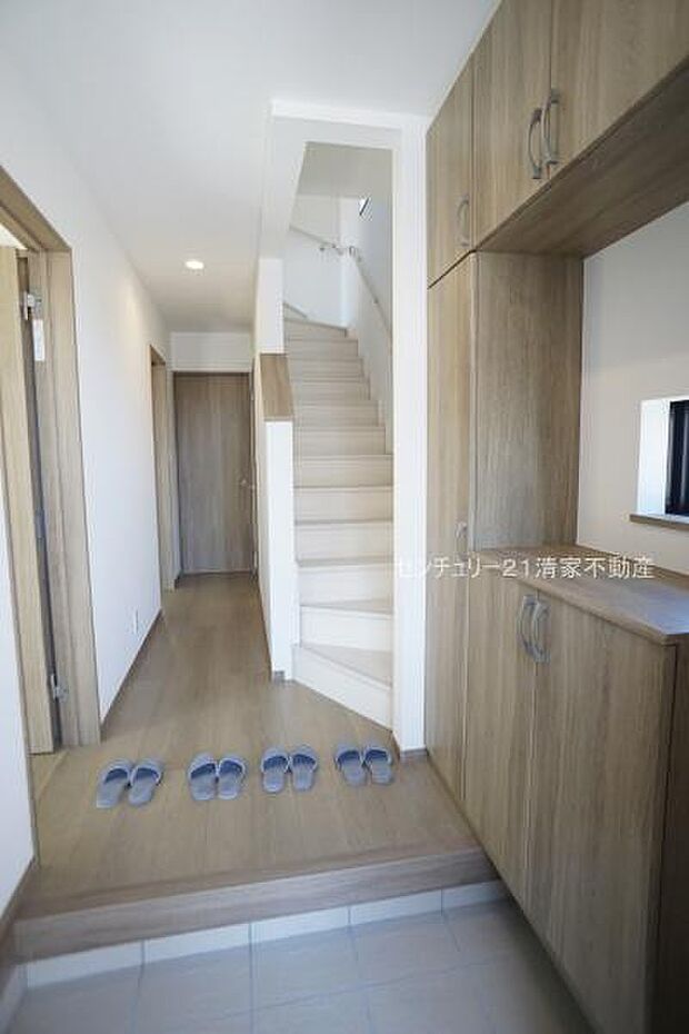 A号棟:便利なシューズボックス付き!(2026年03月撮影)