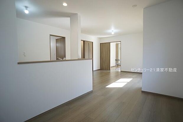 A号棟:明るい日差しが入るリビング!(2026年03月撮影)