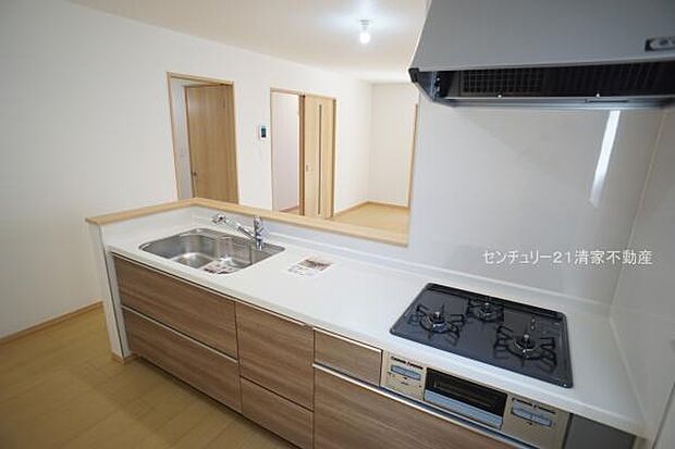 B号棟:家族との会話が弾む対面式キッチン!(2026年03月撮影)