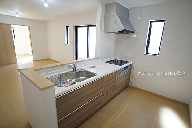 B号棟:リビングを見通せるカウンターキッチン!(2026年03月撮影)