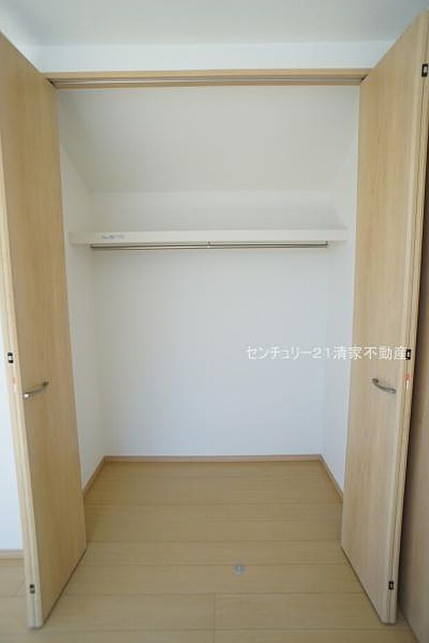 B号棟:たっぷり収納のクローゼット!(2026年03月撮影)