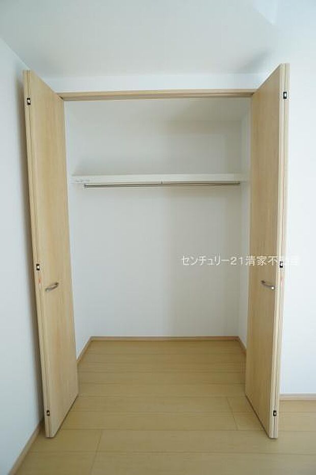 B号棟:たっぷり収納のクローゼット!(2026年03月撮影)