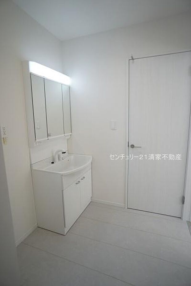 C号棟:ゆとりの洗面スペースで身支度もスムーズ!(2026年03月撮影)