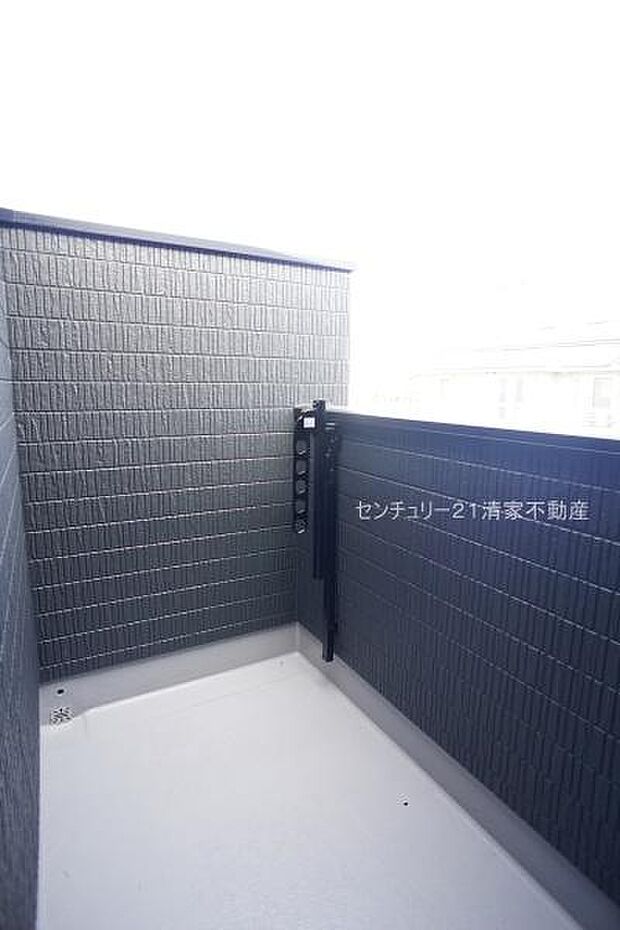1号棟:広々バルコニーでお洗濯ラクラク(2026年04月撮影)