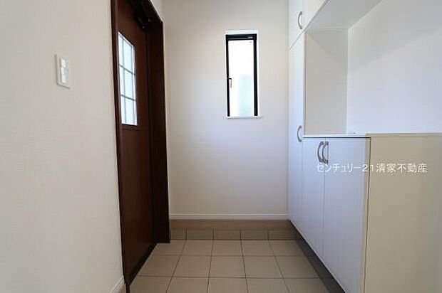 A棟:便利なシューズボックス付き!(2026年03月撮影)