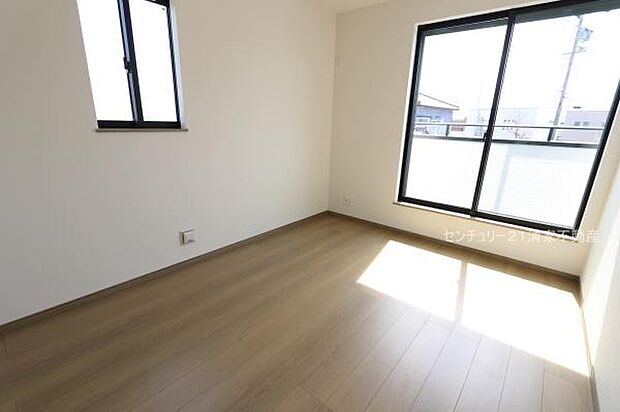 B棟:陽光ふりそそぐ明るい室内!(2026年03月撮影)