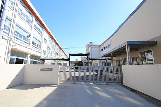 小野小学校まで950m、小野小学校まで950m(徒歩約12分)