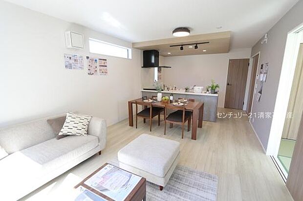 光あふれる心地よいリビング空間(2026年03月撮影)