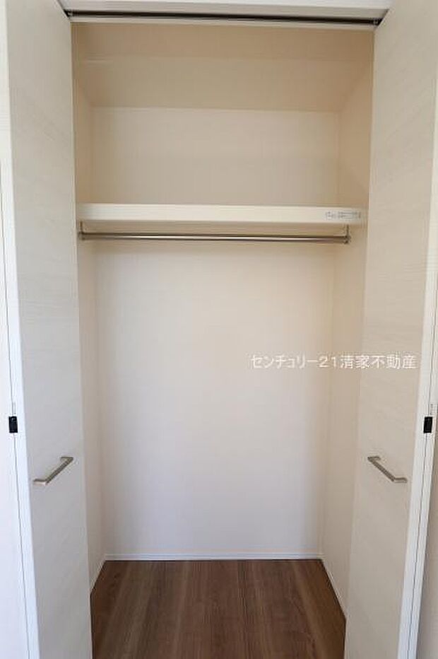 5号棟：たっぷり収納のクローゼット！(2026年09月撮影)