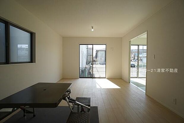 1号棟:LDKは嬉しい2面採光!(2026年03月撮影)