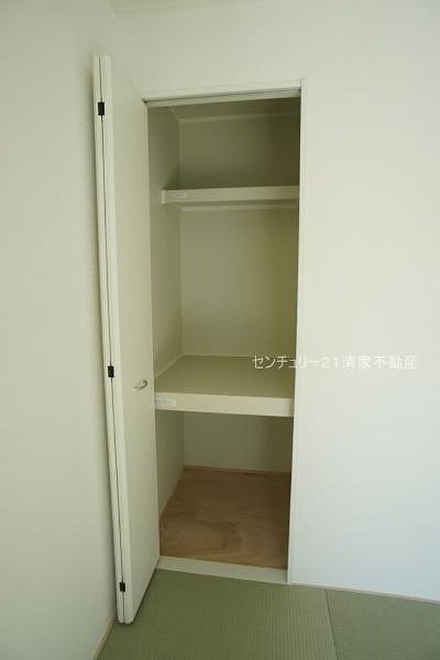 1号棟:衣類も小物もスッキリ収納(2026年03月撮影)