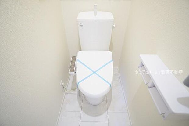 2号棟:白を基調とした、清潔感のある水廻りです。(2026年09月撮影)