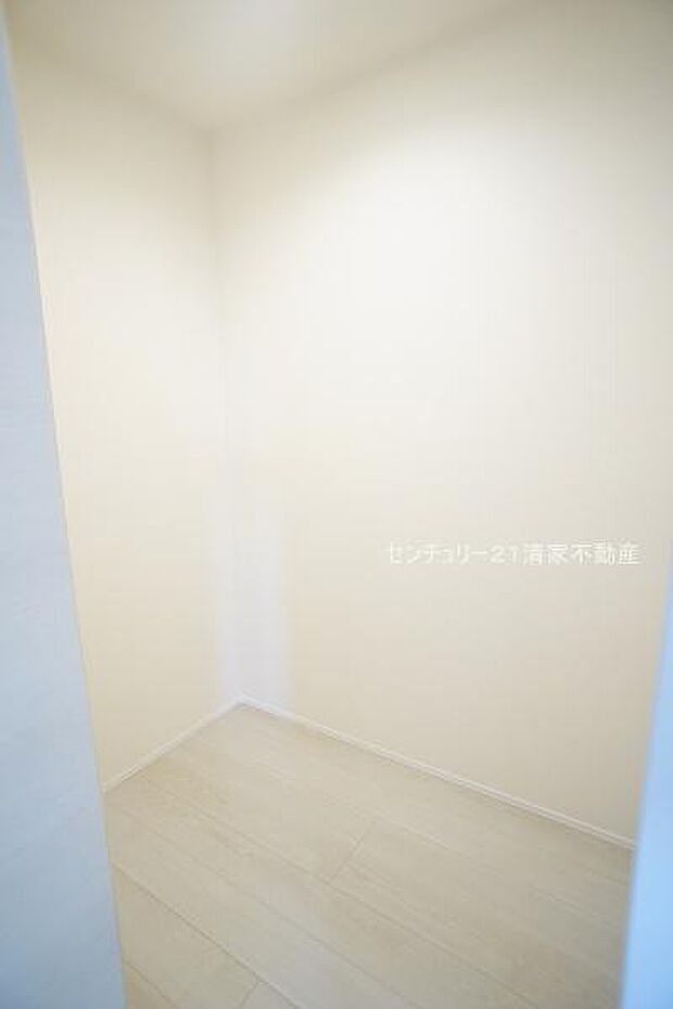 2号棟:大きな物も収納できる納戸スペース!(2026年09月撮影)