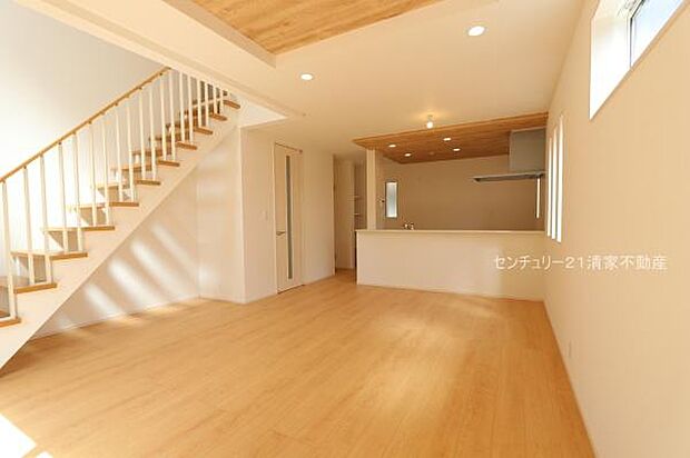 1号棟:ご家族みんながゆったり寛げるリビング(2026年03月撮影)