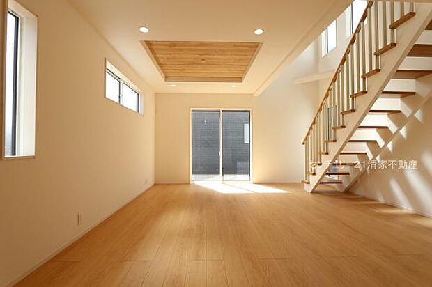 1号棟:自然光がたっぷり入る快適なリビング(2026年03月撮影)