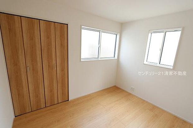 4号棟:2面採光で明るい室内!(2026年03月撮影)