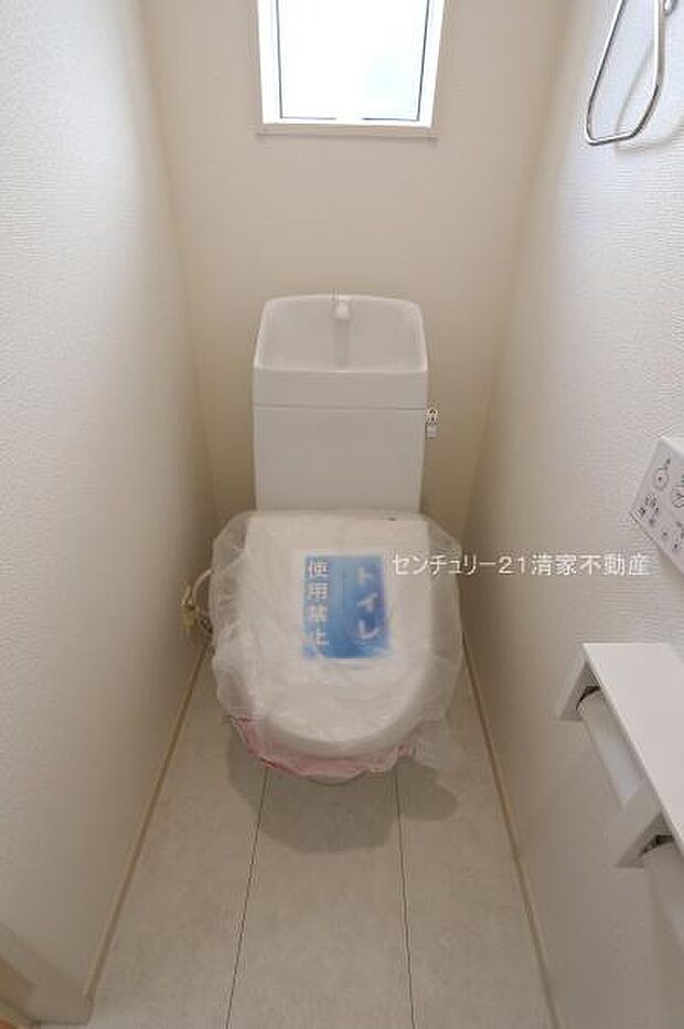 4号棟:白を基調とした、清潔感のある水廻りです。(2026年03月撮影)