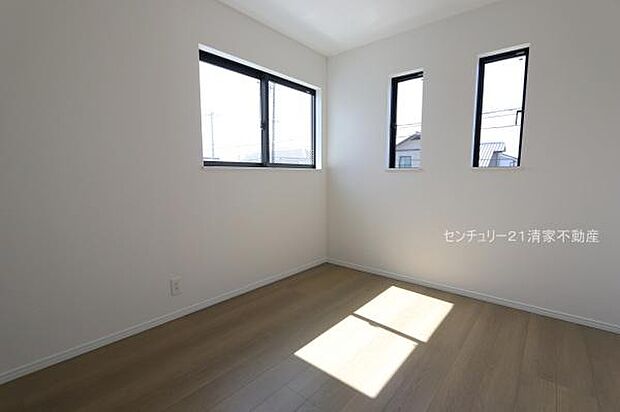 2面採光で明るい室内!(2026年03月撮影)