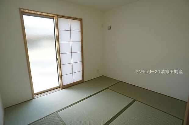1号棟:小さなお子様のお世話に大活躍の和室(2026年07月撮影)