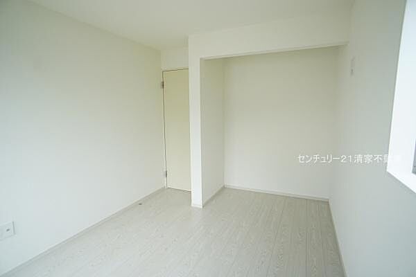 陽光ふりそそぐ明るい室内！(2026年06月撮影)