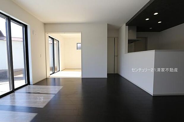 明るい日差しが入るリビング!(2026年03月撮影)