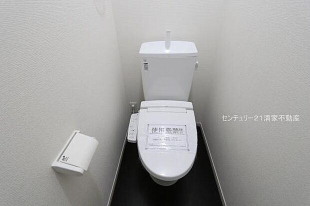 白を基調とした、清潔感のある水廻りです。(2026年03月撮影)