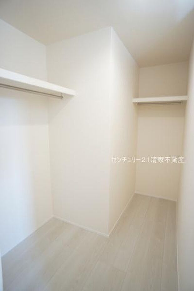 2号棟：季節物もすっきり収納できます！(2026年08月撮影)