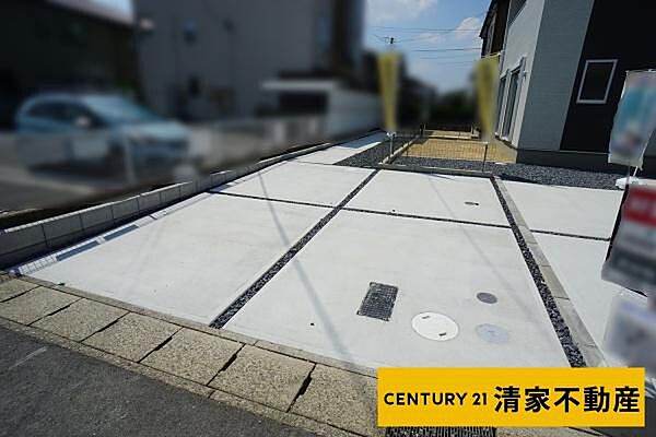 2号棟：駐車スペース2台分あり!(2026年08月撮影)