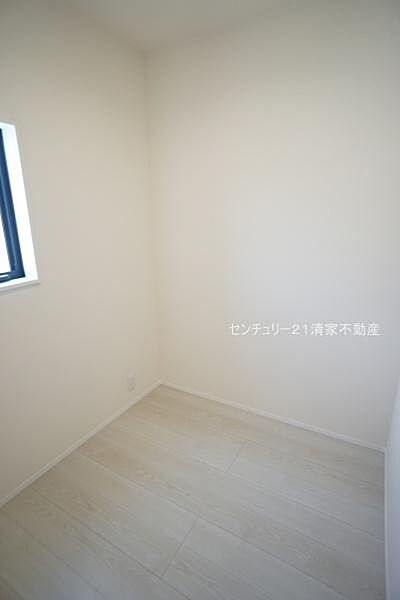 2号棟：大きなものも収納できる納戸あり！(2026年08月撮影)