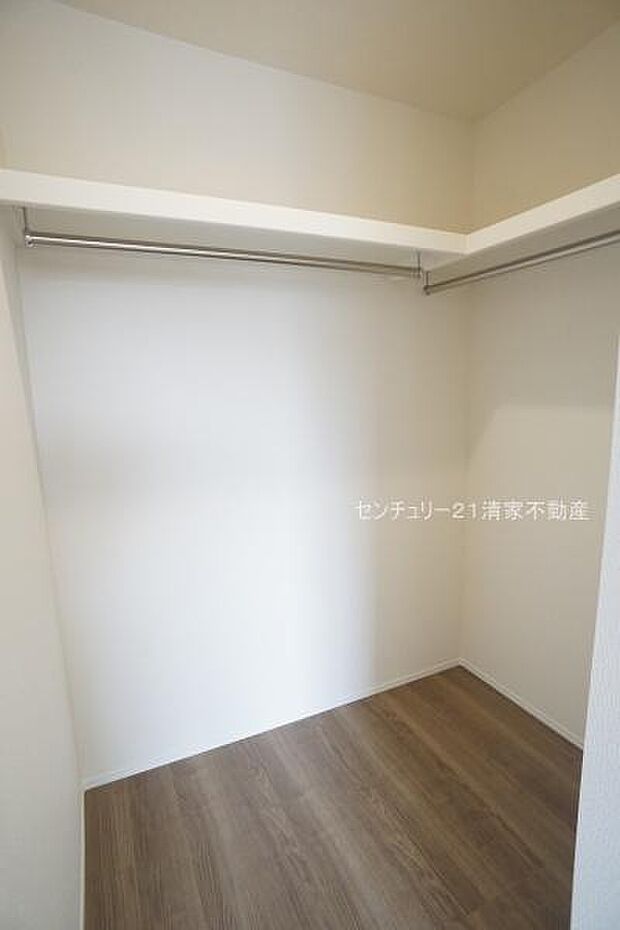 2号棟:収納力のあるウォークインクローゼット!(2026年07月撮影)