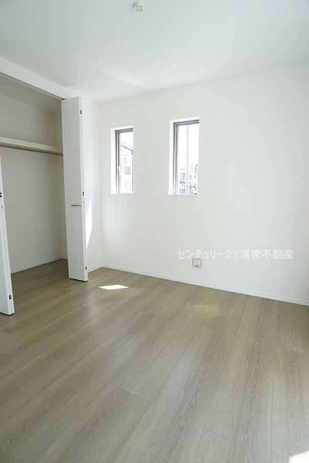 子供部屋にも嬉しい全居室収納スペース(2026年08月撮影)