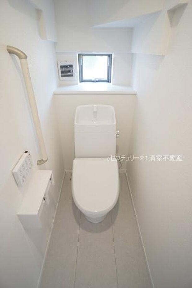 手すりがついているため、ご年配の方も安心(2026年08月撮影)