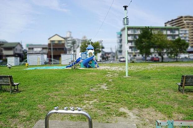 深野公園まで11m、深野公園まで11m(徒歩約1分)