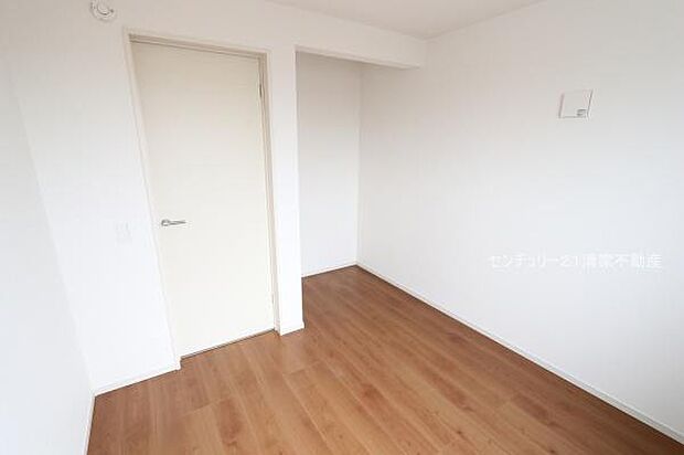 陽光ふりそそぐ明るい室内！(2026年06月撮影)
