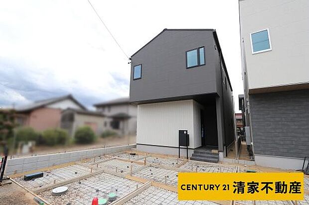 2号棟:駐車スペース2台分あり!(2026年08月撮影)