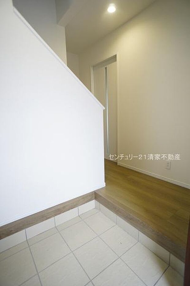 Ｃ号棟：便利なシューズボックス付き！(2026年09月撮影)